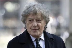 Πέθανε ο οσκαρικός σεναριογράφος Τομ Στόπαρντ