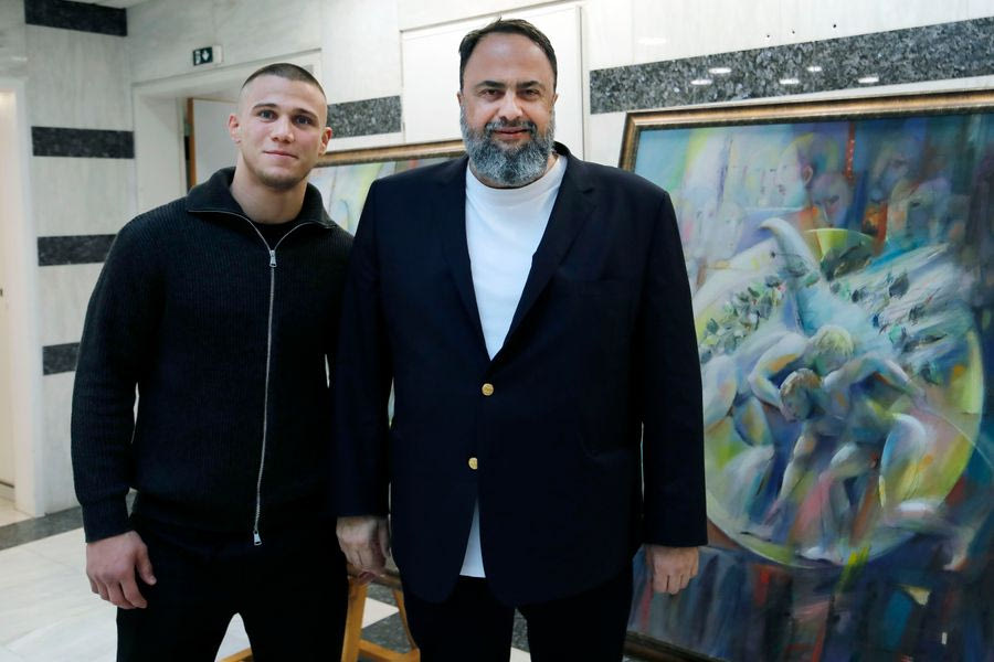 Ο Βαγγέλης Μαρινάκης στηρίζει τον Παγκόσμιο πρωταθλητή πάλης Γιώργο Κουγιουμτσίδη