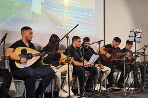 (ΦΩΤΟ + ΒΙΝΤΕΟ) “Ράγισε καρδιές” το τραγούδι του διοικητή της Τροχαίας για τα θύματα της ασφάλτου