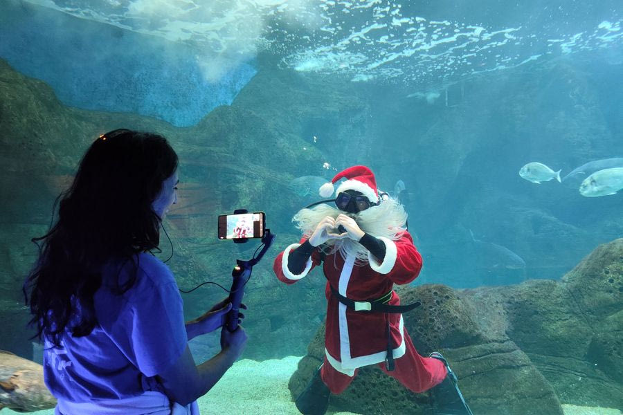 Ο Άγιος Βασίλης έστειλε ευχές στους μικρούς ασθενείς με αναπνευστήρα!