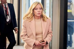 Μελόνι: Το 2025 ήταν δύσκολο, το 2026 θα είναι ακόμα χειρότερο – Ξεκουραστείτε, θα το χρειαστείτε