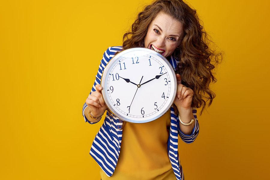 Τι ώρα να τρώμε βραδινό για να μην παχύνουμε και να μην αυξηθεί το σάκχαρο