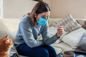 «Μυστηριώδης ιός του λαιμού» σαρώνει τον πλανήτη – Τα συμπτώματα που πρέπει να προσέξετε