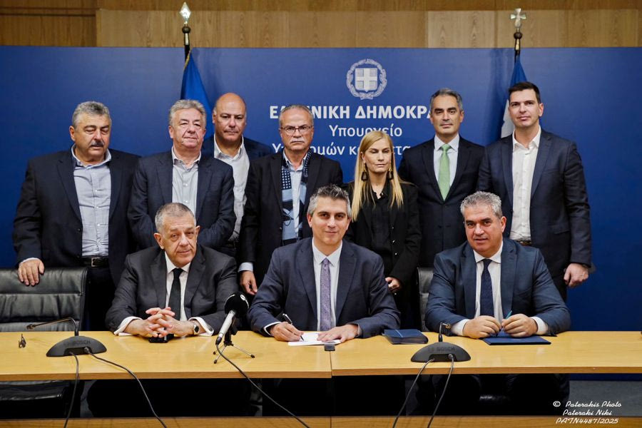 (ΦΩΤΟ & ΒΙΝΤΕΟ) Αρναουτάκης: «Θετική εξέλιξη η υπογραφή για το τμήμα Κίσσαμος – Χανιά»