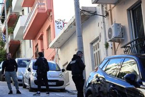 Γκύζη: Τι έγραφε στο σημείωμα που άφησε ο άνδρας που μαχαίρωσε τη σύζυγό του στον λαιμό