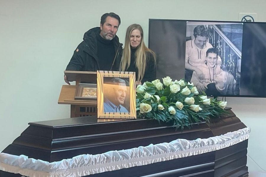 Στο Αποτεφρωτήριο Ριτσώνας το «τελευταίο αντίο» στον Αλμπέρτο Εσκενάζυ