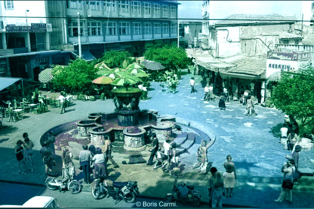 H πλατεία Ελευθερίου Βενιζέλου, τα γνωστά μας Λιοντάρια, πριν από 44 χρόνια