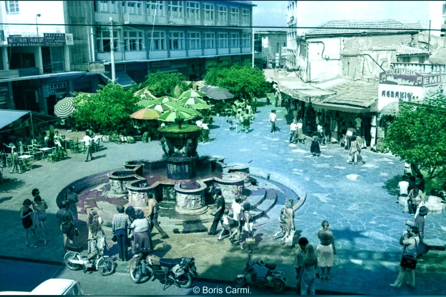 H πλατεία Ελευθερίου Βενιζέλου, τα γνωστά μας Λιοντάρια, πριν από 44 χρόνια