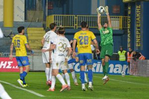 Super League: Ισοπέδωσε τον Παναιτωλικό η ΑΕΚ