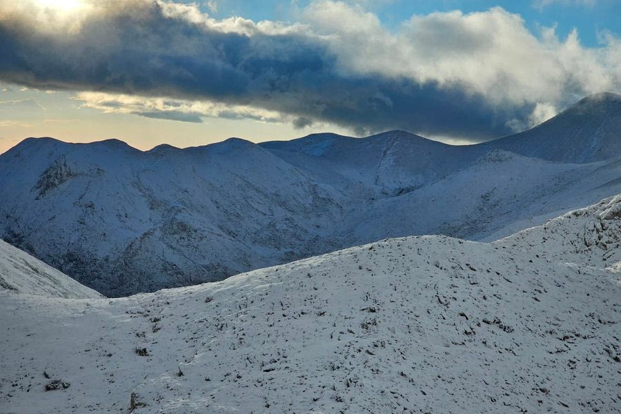 (ΦΩΤΟ& ΒΙΝΤΕΟ) Στα… λευκά τα βουνά της Κρήτης – Μαγευτικές εικόνες