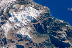 (ΦΩΤΟ) Τα χιονισμένα Λευκά Όρη της Κρήτης από… το διάστημα!