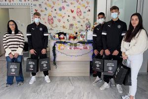 Δίπλα στα παιδιά της “Ηλιαχτίδας” η Elite Ακαδημία του ΟΦΗ