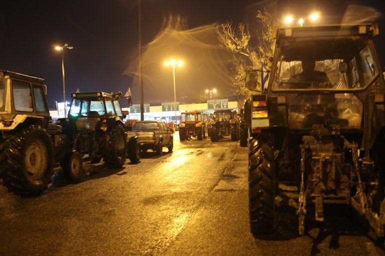 Αγροτικές κινητοποιήσεις: Άνοιξε το τελωνείο του Προμαχώνα, κλειστό των Ευζώνων