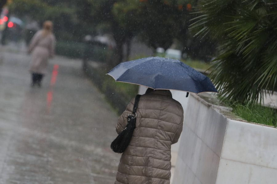 Καιρός: Χριστούγεννα με βροχές και καταιγίδες – Πού θα σημειωθούν έντονα φαινόμενα