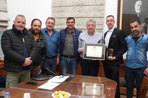 Ο βραβευμένος νέος Ευρωπαίος Σεφ για το 2025 Γ. Λιαπάκης επισκέφθηκε τον Περιφερειάρχη Κρήτης