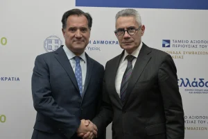 Οργισμένοι γιατροί κατά Ν. Παπαβασιλείου: Κατάφερε να διαλύσει 2  σημαντικές κλινικές για την Κρήτη