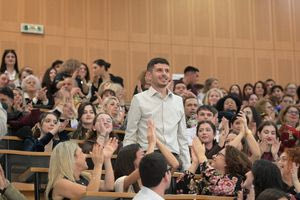 Συγκινητικές στιγμές στο ΕΛΜΕΠΑ: Ορκίστηκε ο πρώτος εντυποανάπηρος απόφοιτος του Ελληνικού Μεσογειακού Πανεπιστημίου