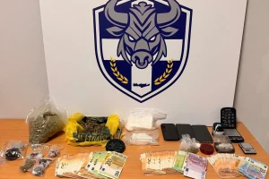 Διακινούσαν μεγάλες ποσότητες κοκαΐνης και χασίς – Τρεις συλλήψεις