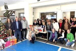 Ανταλλαγή δώρων και γιορτινή ατμόσφαιρα στη Διεύθυνση Πρωτοβάθμιας Εκπαίδευσης Ηρακλείου