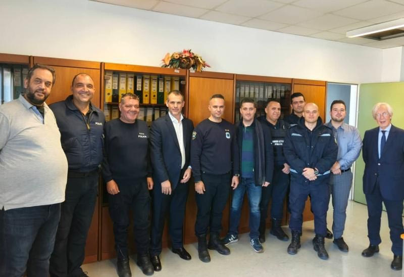 Την Παιδιατρική Κλινική του ΠΑΓΝΗ επισκέφθηκαν οι Αστυνομικοί του Ηρακλείου