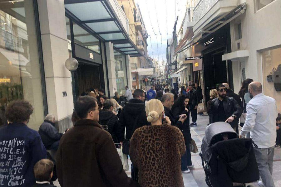 Εορταστικό ωράριο: Ανοιχτά σήμερα και αύριο τα εμπορικά καταστήματα