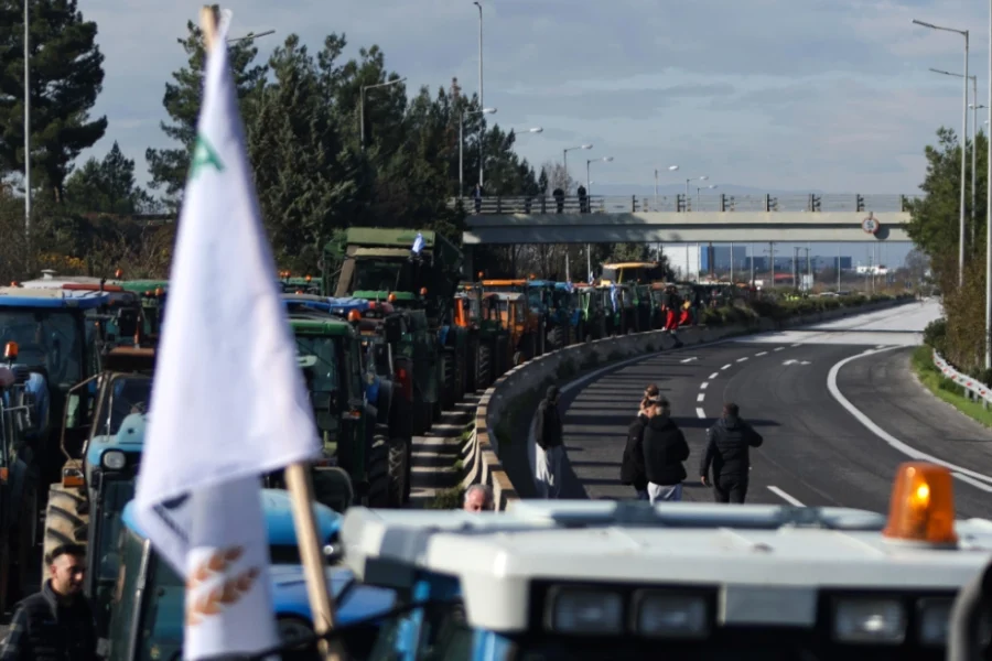 Οι αγρότες κλείνουν σήμερα και το τελωνείο του Προμαχώνα, εξετάζουν σκλήρυνση της στάσης τους