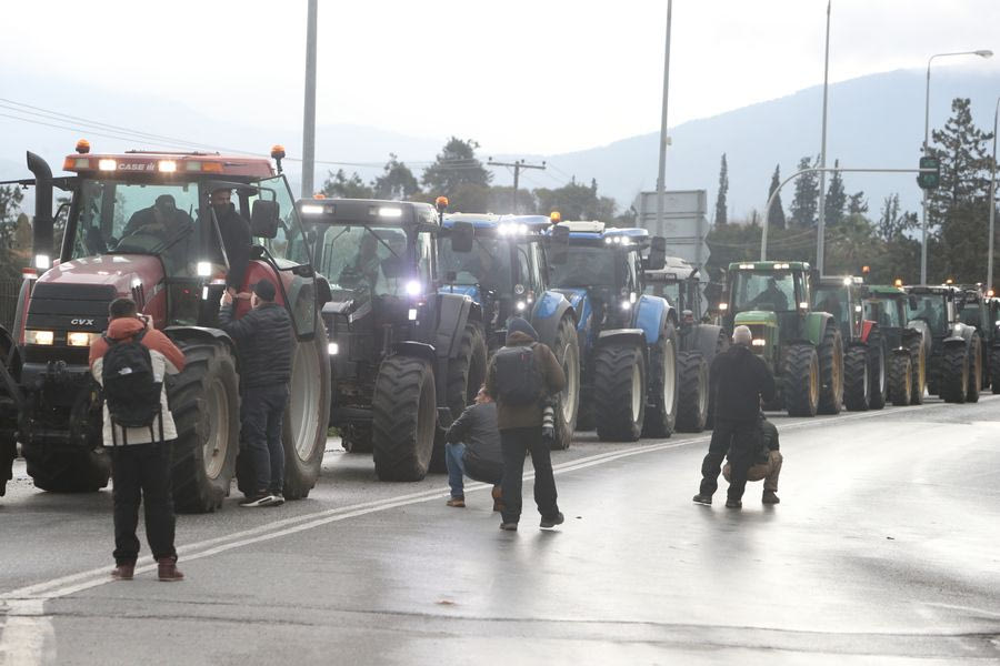 Αγρότες σχεδιάζουν σήμερα στις 10 το πρωί απόβαση με τρακτέρ στο λιμάνι της Θεσσαλονίκης