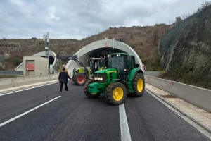 Το πακέτο για τους αγρότες ανακοινώνει σήμερα η κυβέρνηση: Τι προβλέπει για αγροτικό ρεύμα, πετρέλαιο, αποζημιώσεις και επιδοτήσεις