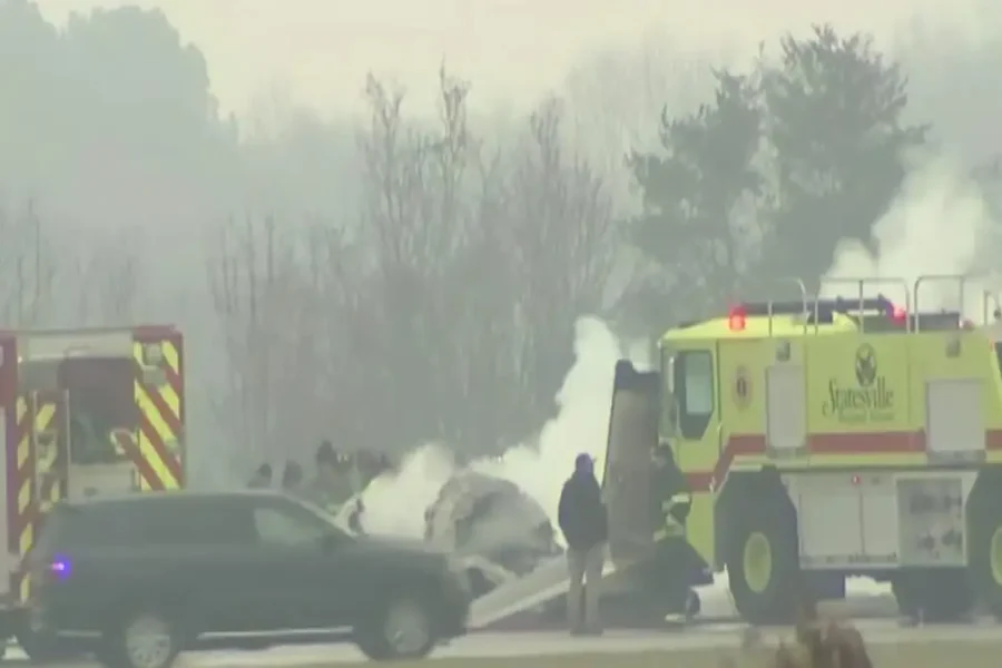 ΗΠΑ: Νεκροί και οι 6 επιβαίνοντες στο αεροσκάφος που συνετρίβη στη Βόρεια Καρολίνα (vid)