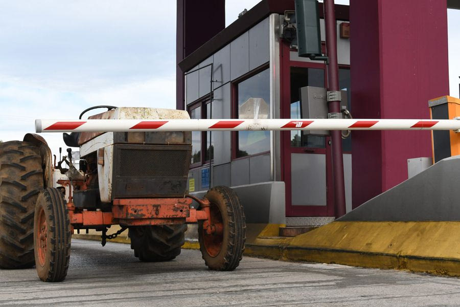 Αγρότες: Γιορτές στα μπλόκα με ανοιχτά διόδια