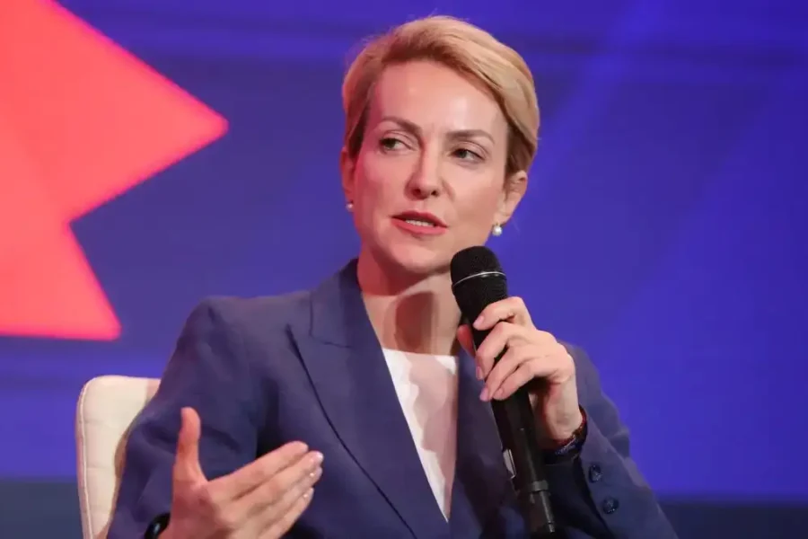 Κόντρα ανάμεσα σε Αλεξάνδρα Σδούκου και ΠΑΣΟΚ: «Η πιο αδίστακτη κυβέρνηση» – «Ψάχνετε κάτι για να αντιπαρατεθείτε στην κυβέρνηση»