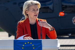 Φον ντερ Λάιεν: «Προετοιμαστείτε για υβριδικό πόλεμο. Δεν υπάρχει εναλλακτική»