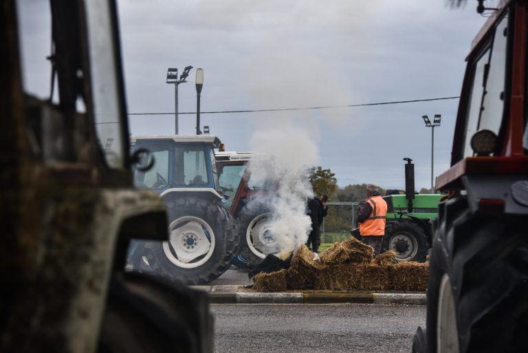 Αγρότες Βόρειας Ελλάδας: Ο αγώνας συνεχίζεται – Στο τραπέζι το κλείσιμο του αερολιμένα «Μακεδονία»