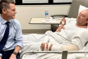 Επίθεση στο Σίδνεϊ: Ο 43χρονος «ήρωας» της παραλίας Μπόνταϊ κινδυνεύει να χάσει το αριστερό του χέρι