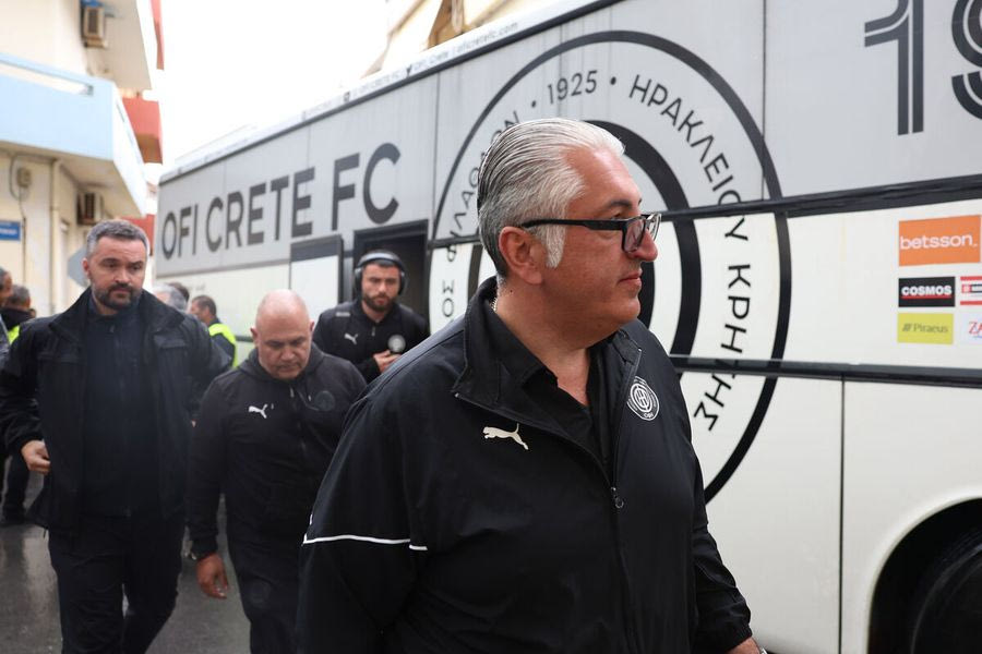 Εξαλλος ο Μπούσης με τη διαιτησία στο Πανθεσσαλικό – Ανέβασε story από την επίμαχη φάση του Φούντα