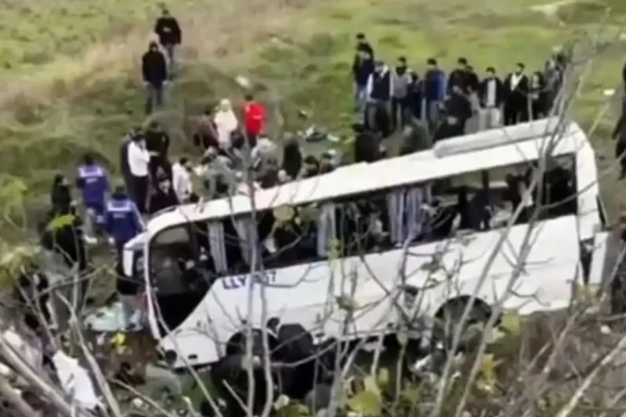 Κωνσταντινούπολη: Λεωφορείο έπεσε σε χαράδρα, τέσσερις νεκροί και εννέα τραυματίες