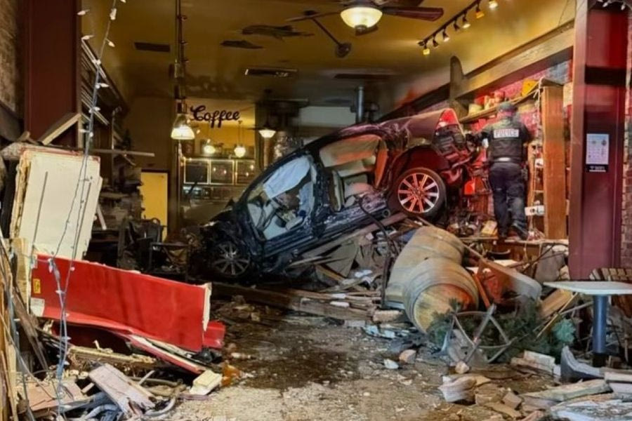 Καλιφόρνια: 90χρονος έπεσε αφρενάριστος σε καφετέρια – Εξετάζουν αν ήταν μεθυσμένος, δείτε βίντεο