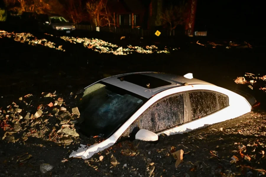 Καταρρακτώδεις βροχές σαρώνουν την Καλιφόρνια