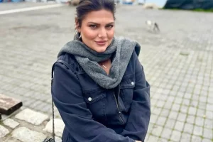 Δανάη Μπάρκα: Στην Καλαμάτα με τον σύντροφό της