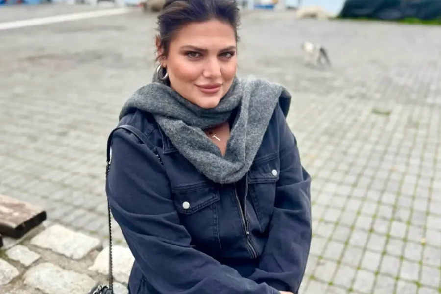 Δανάη Μπάρκα: Στην Καλαμάτα με τον σύντροφό της