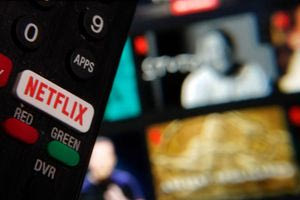 Η Warner Bros απορρίπτει την προσφορά εξαγοράς της Paramount – Προχωρά η συμφωνία με Netflix