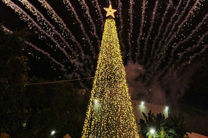 Με πολλές εκπλήξεις για τα παιδιά η φωταγώγηση του Χριστουγεννιάτικου δέντρου του Δήμου Μαλεβιζίου