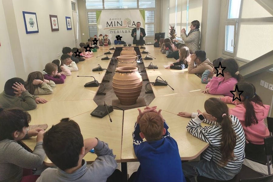 Γέμισε παιδικές φωνές το Δημοτικό Κατάστημα Αρκαλοχωρίου