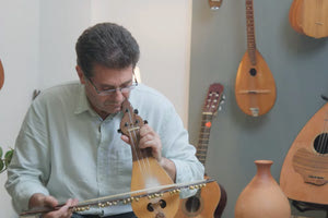 «Η τέχνη της λύρας στην Κρήτη»: Το ντοκιμαντέρ που θέλει να «φωτίσει» την εξέλιξη της λύρας στο πέρασμα των χρόνων