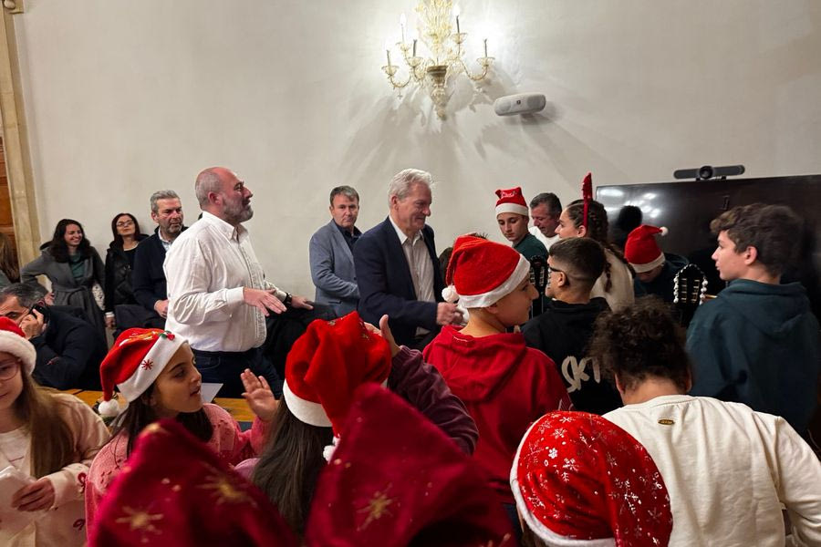 (ΒΙΝΤΕΟ) Ηράκλειο: Με παιδικές φωνές και παραδοσιακά κάλαντα το τελευταίο Δημοτικό Συμβούλιο
