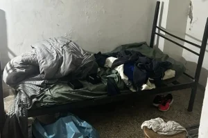 Πώς δρούσε η εγκληματική οργάνωση που ανάγκαζε παιδιά να πουλούν λαθραία τσιγάρα: Τα κρατούσαν σε υπόγεια και τα χτύπαγαν