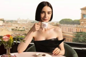 Emily in Paris: Θα γυριστεί η επόμενη σεζόν στην Ελλάδα; Η αινιγματική σκηνή και η απάντηση της Λίλι Κόλινς