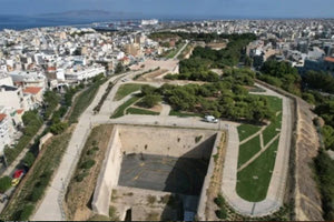 Εντοπίστηκε στα Ενετικά Τείχη μετά την απόπειρα αυτοχειρίας
