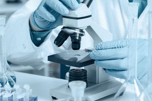 Τι λέει ο γιατρός που παρακολουθούσε το παιδί που γεννήθηκε από το σπέρμα του Δανού δότη και πέθανε από καρκίνο