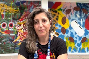 Η Ειρήνη Λιναρδάκη και τα τοπία της αστρόσκονης – Η γνωστή ελληνοαμερικανίδα εκθέτει στην Ελλάδα